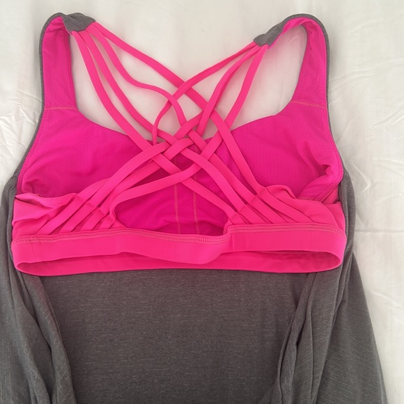 Lululemon Workout top - Picture 4 of 4